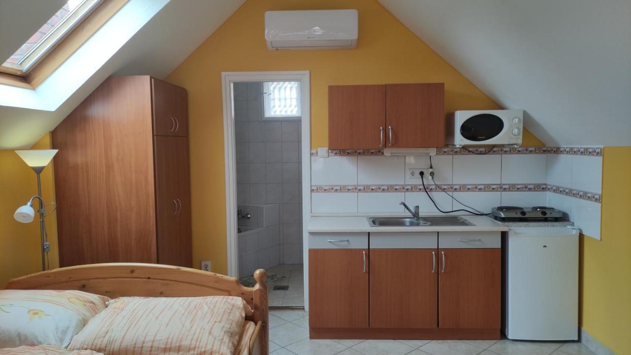 Liget Apartman บาลาตอนเฟิลด์วาร์ ภายนอก รูปภาพ
