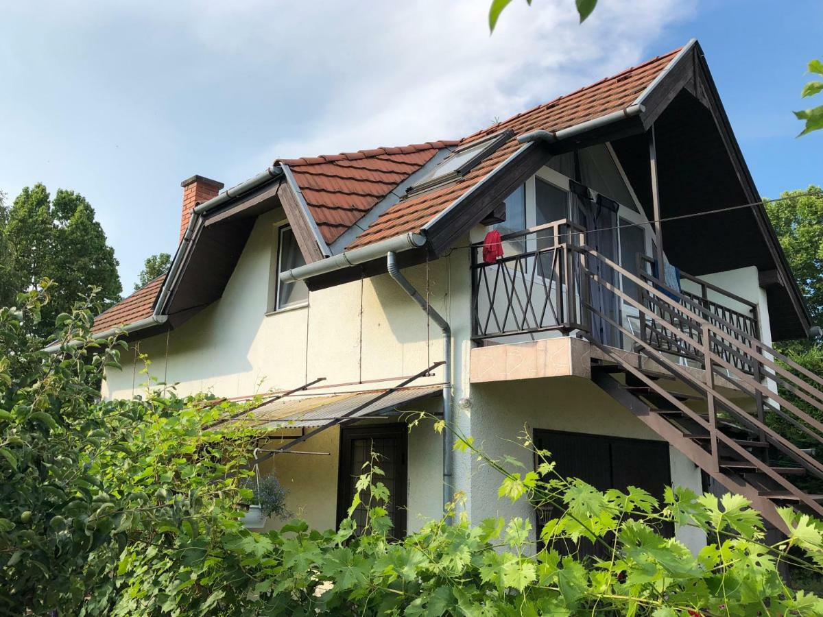 Liget Apartman บาลาตอนเฟิลด์วาร์ ภายนอก รูปภาพ