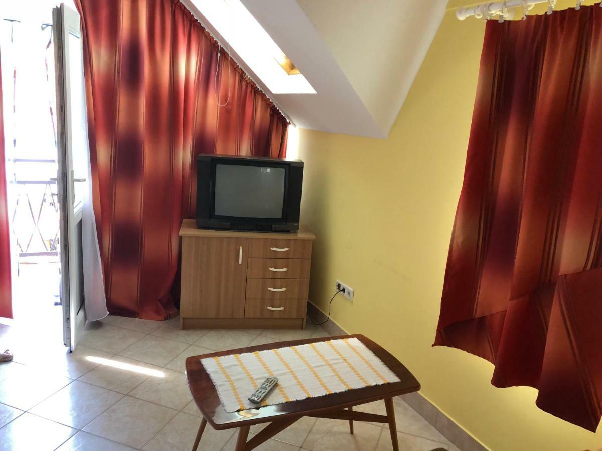 Liget Apartman บาลาตอนเฟิลด์วาร์ ภายนอก รูปภาพ